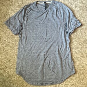 Men’s Gray LuluLemon Athletic Shirt